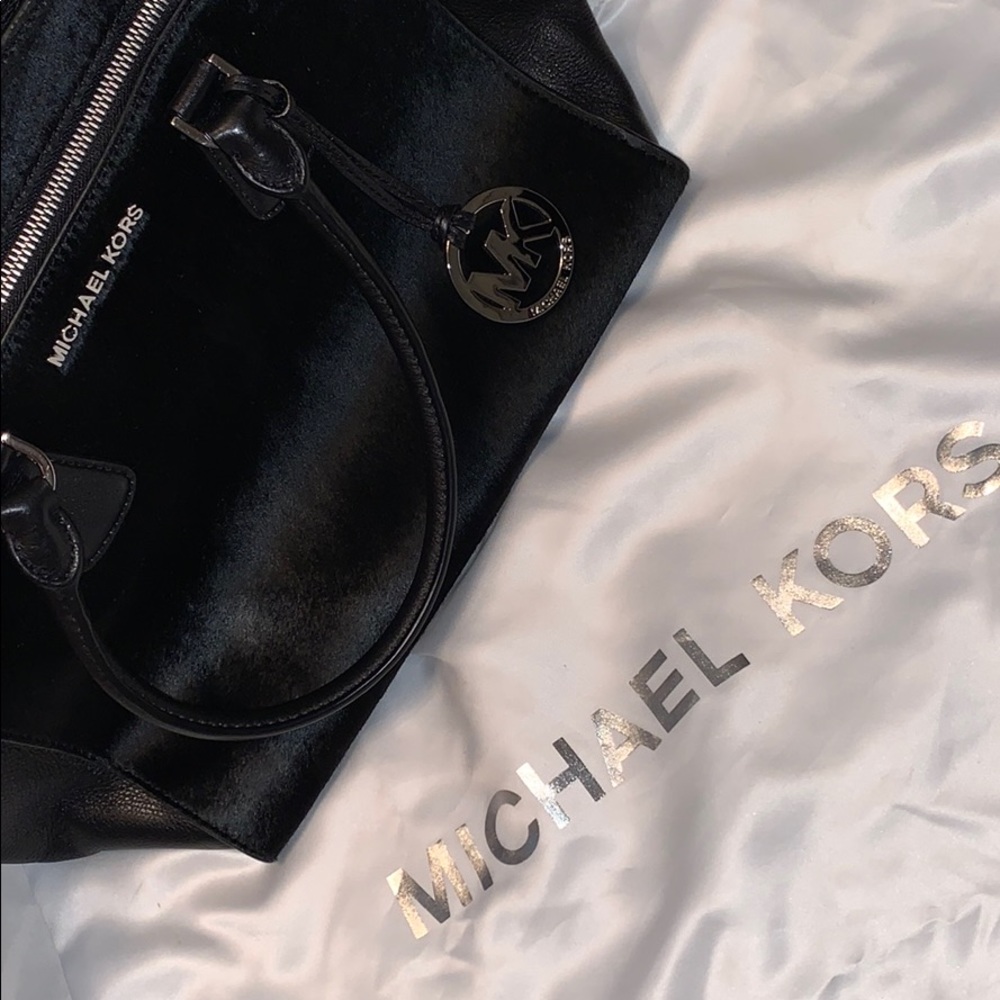 NEW MK BLACK PURSE❗️❗️ - Picture 6 of 8